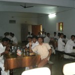 Studenten des Bildungszentrums im Speisesaal